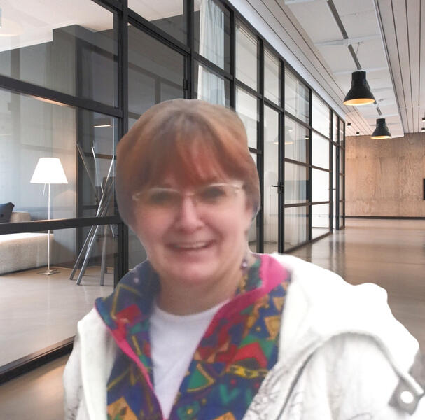 Tatoi Angelica {CEO / Founder} {Avocate} Tatoi este un consilier juridic de afaceri profesionist și calificat. și-a terminat studiile de drept, la o universitate renumită din România. Se ocupă în principal de înființarea și dezvoltarea afaceril